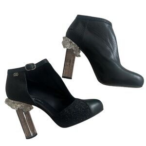 CHANEL Black Leather & Tweed Ankle Booties – Size 39.5 – Lucite Heel – Authentic